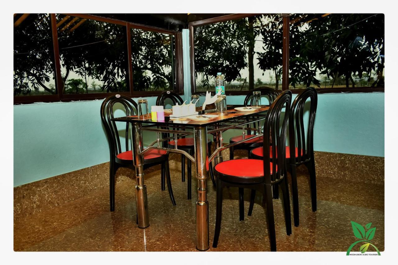 Modhubon Agro Tourism Hotel Bolpur Buitenkant foto