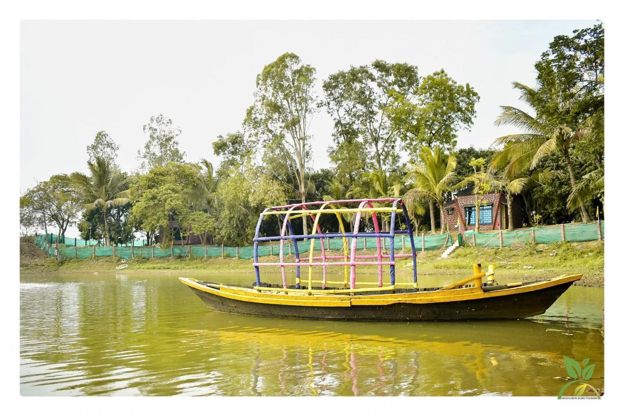 Modhubon Agro Tourism Hotel Bolpur Buitenkant foto