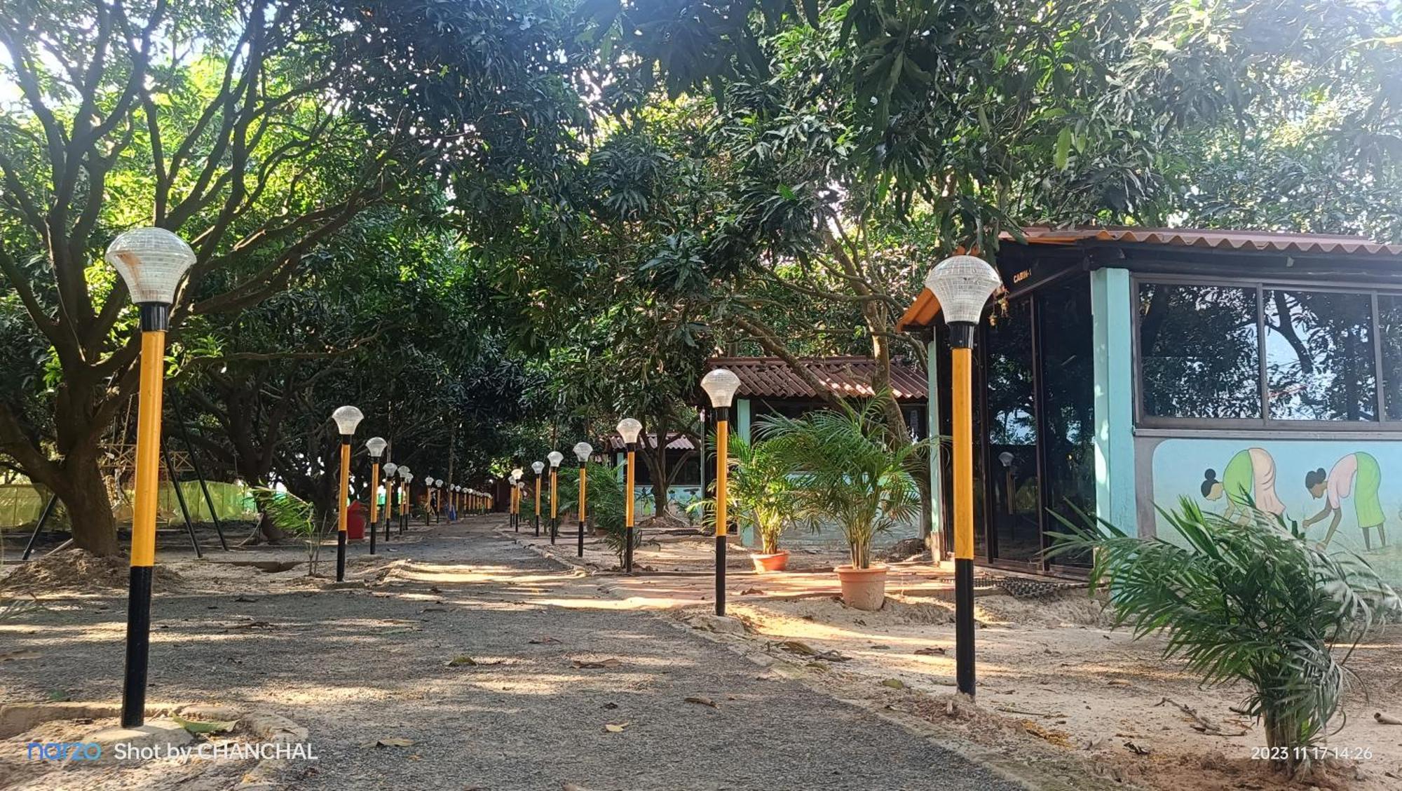 Modhubon Agro Tourism Hotel Bolpur Buitenkant foto