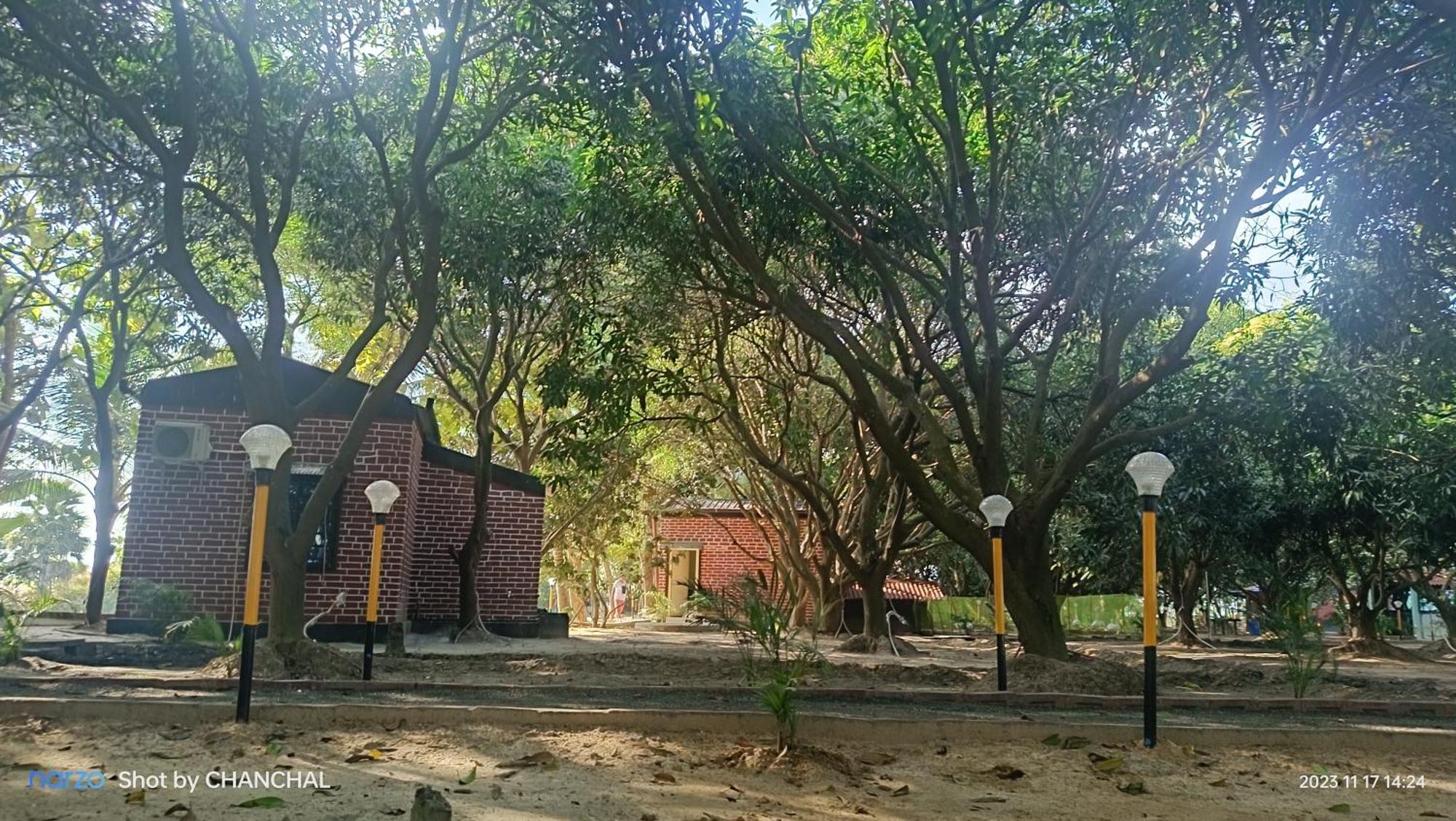 Modhubon Agro Tourism Hotel Bolpur Buitenkant foto