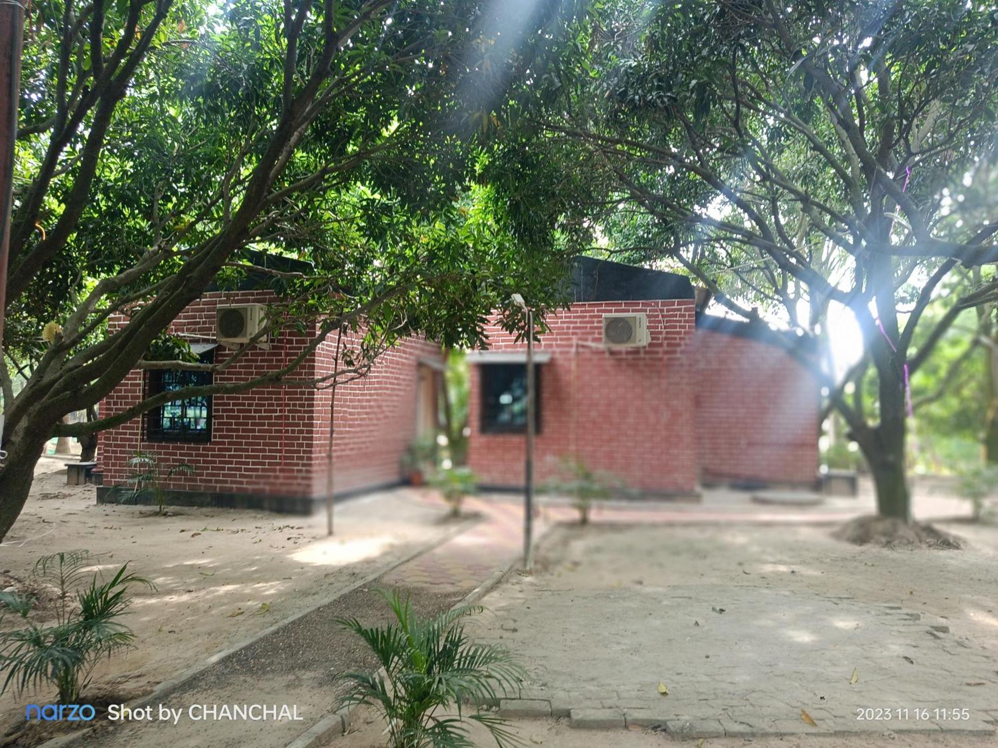 Modhubon Agro Tourism Hotel Bolpur Buitenkant foto