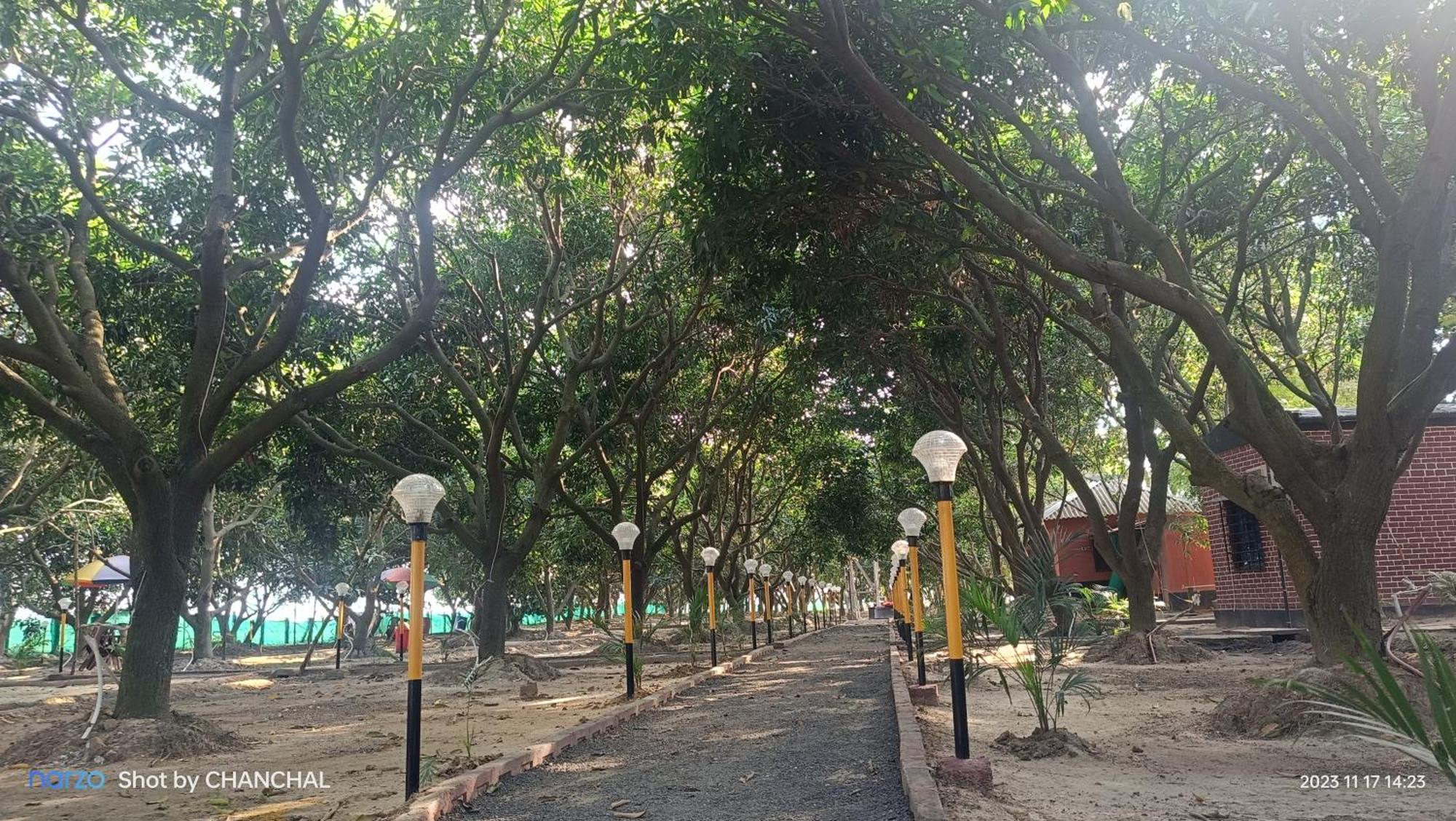 Modhubon Agro Tourism Hotel Bolpur Buitenkant foto