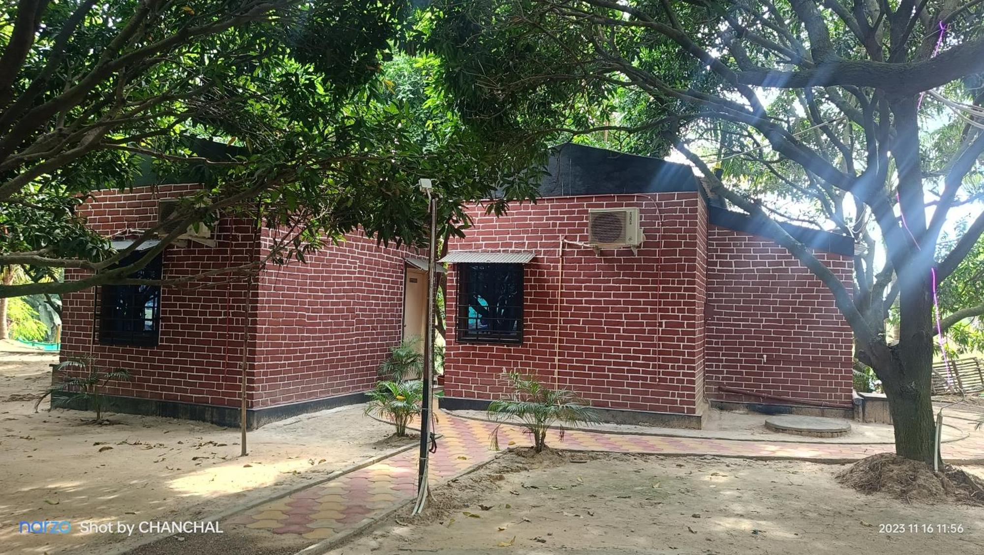 Modhubon Agro Tourism Hotel Bolpur Buitenkant foto