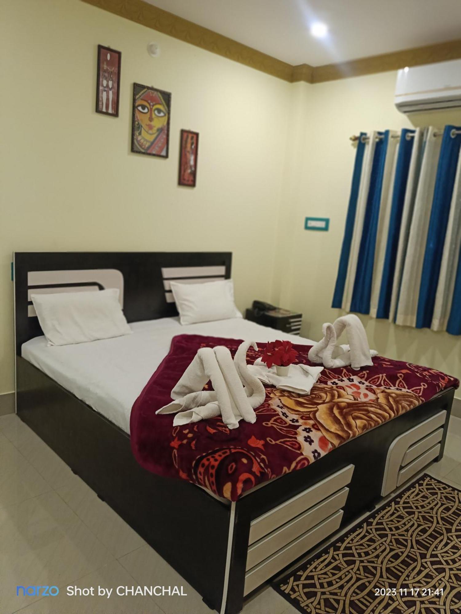 Modhubon Agro Tourism Hotel Bolpur Buitenkant foto