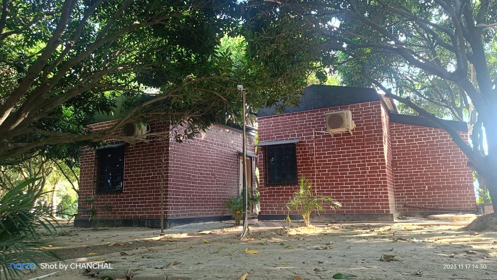 Modhubon Agro Tourism Hotel Bolpur Buitenkant foto