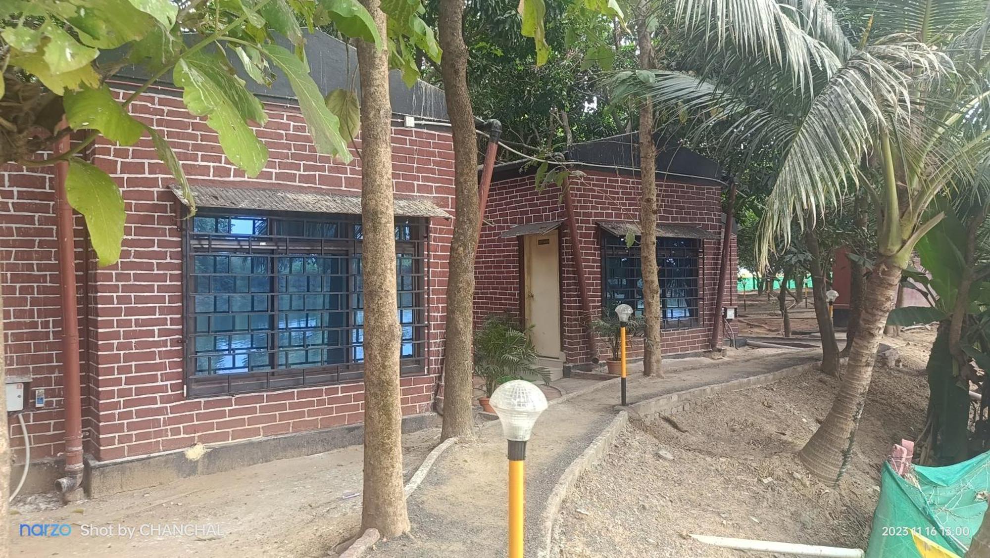 Modhubon Agro Tourism Hotel Bolpur Buitenkant foto