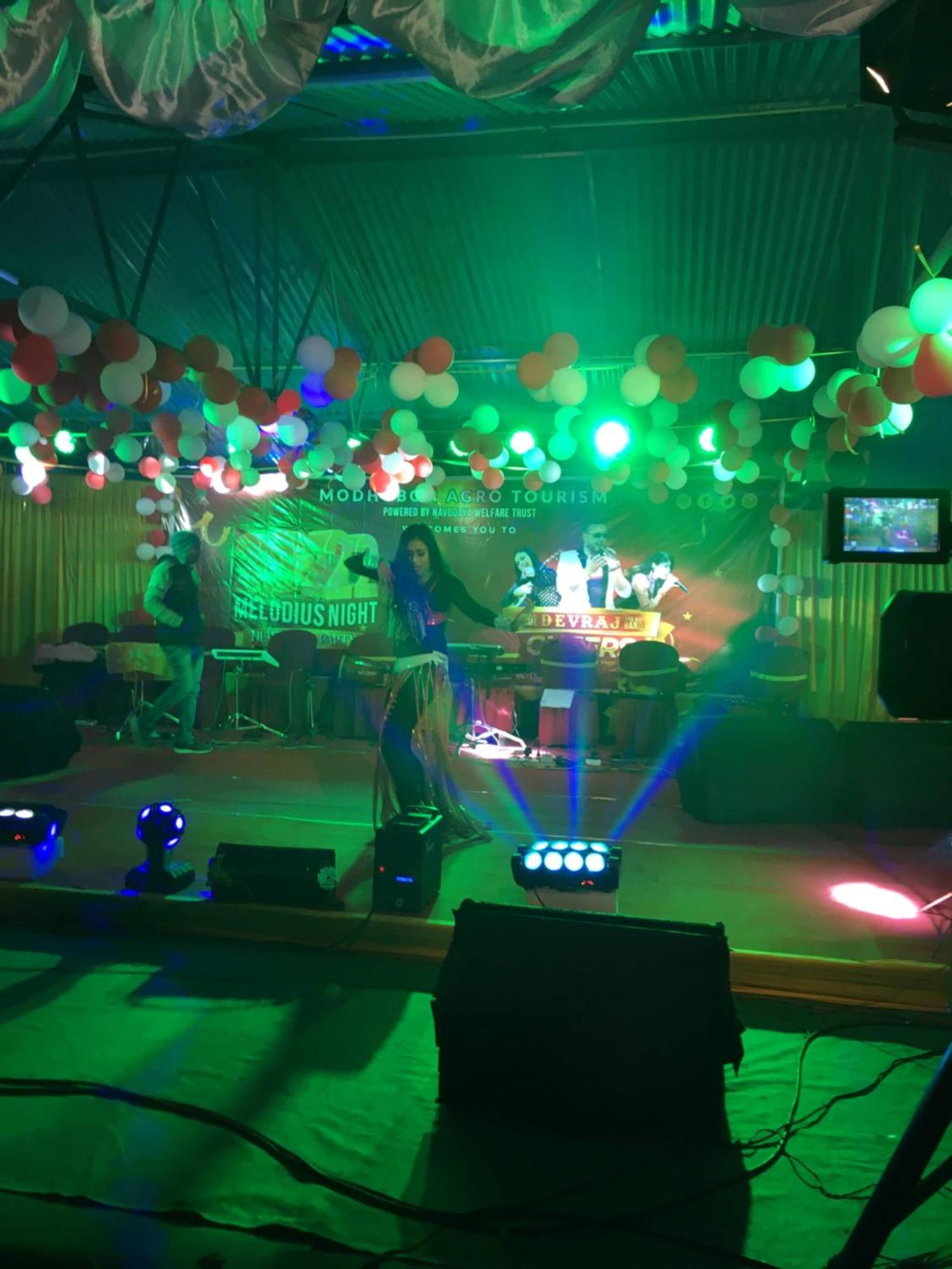 Modhubon Agro Tourism Hotel Bolpur Buitenkant foto